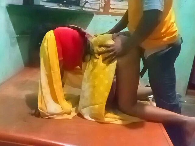 Tamil Aunty Doggy Style Sex Video (Priyanka priya)