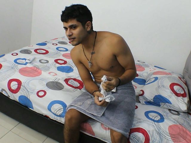 Find My Stepbrother Touching Himself with My Underwear in My Room Cum-nalgas - Porn in Spanish