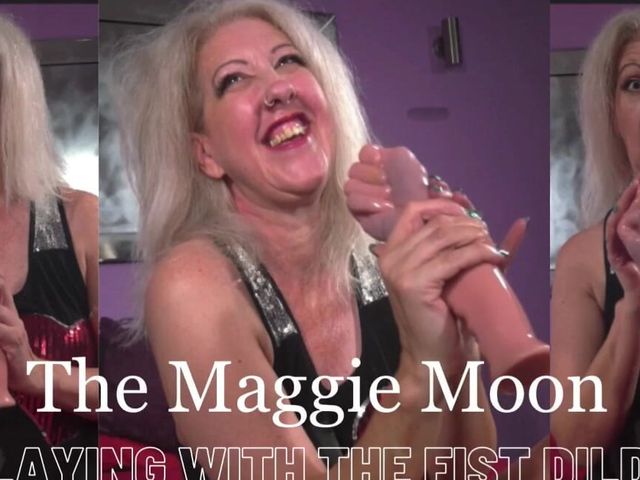 Playing with the Hand Dildo Can I Get It All in? (Maggie Moon)