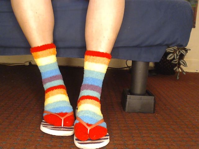 Fluffy Fuzzy Socks Flip Flops Shoeplay. (TLC 1992)