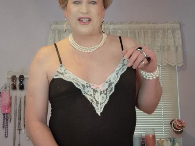 Greedy Granny Tranny Vicki (Victoria Lecherri)