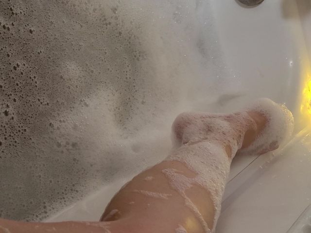 POV Bath Time Solo (Mimi and Evan)