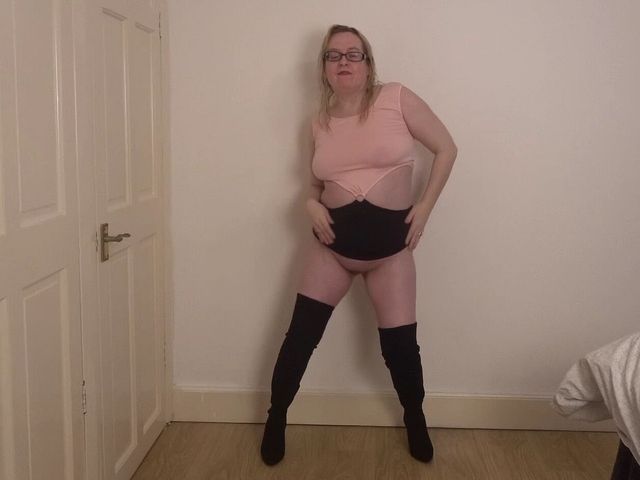 Pretty Woman Costume in Thigh Boots Striptease (Horny vixen)