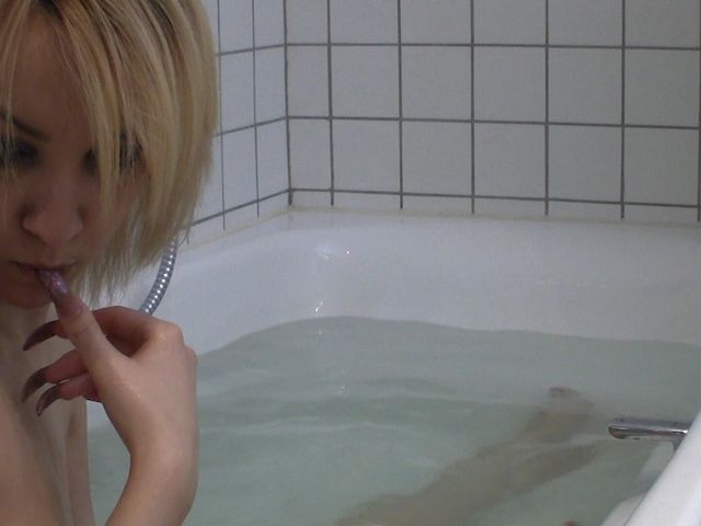 Lisa Takes a Bath with Her Laptop (Java Consulting)