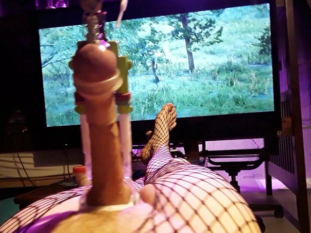 Tiffany's Big Cock Stretching While Gaming (TCiskiss Production's)