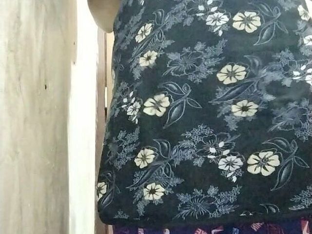 Made a video of my stepsister Rhea Thakur naked and then enjoyed it to the fullest (Riya Thakur)