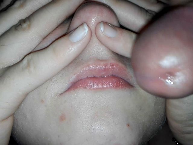 Cum on her lips (Semen bucket)