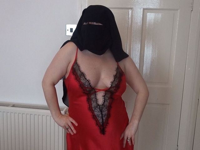 Pale Skin MILF in Niqab and Red Silk Lingerie Dancing Striptease (Horny vixen)