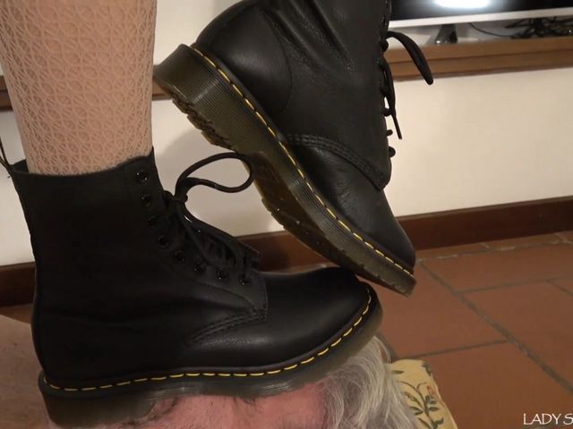 Lady Scarlet - Dr Martens Satisfy Me in Trampling (Lady Scarlet)