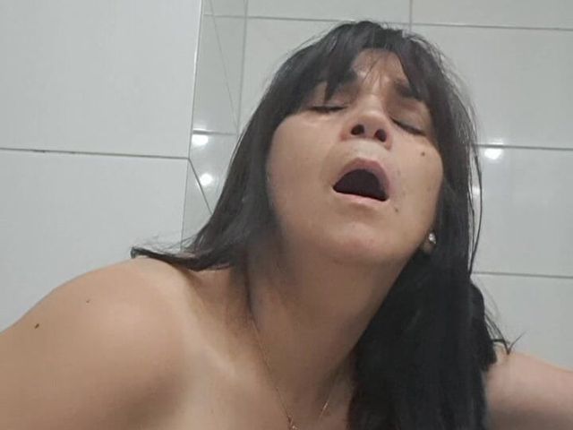 Mommy Fuck In Bathroom POV (Mommy big hairy pussy)