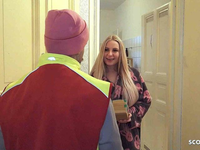 German Teen Couple Talk Postman to Fuck His Girlfriend While He Watch (Full porn collection)