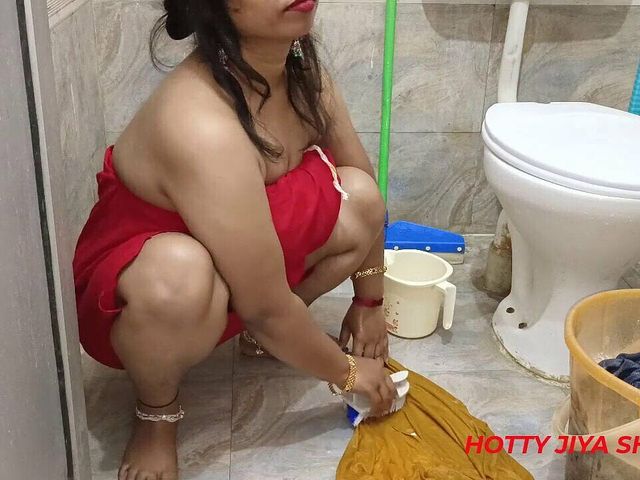 Desi Pari Bhabhi Seduced while washing clothes For Sex With Clear Hindi Audio (Hotty Jiya Sharma)